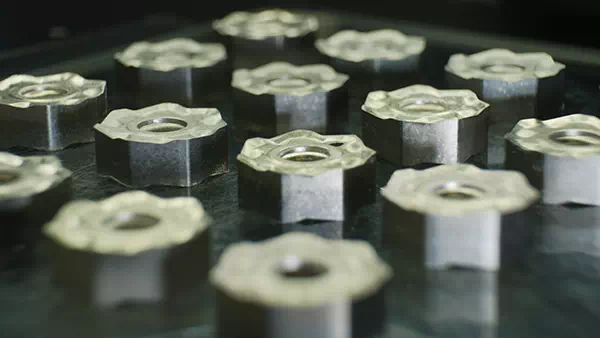 inserti in metallo che provengono da un’azienda certificata