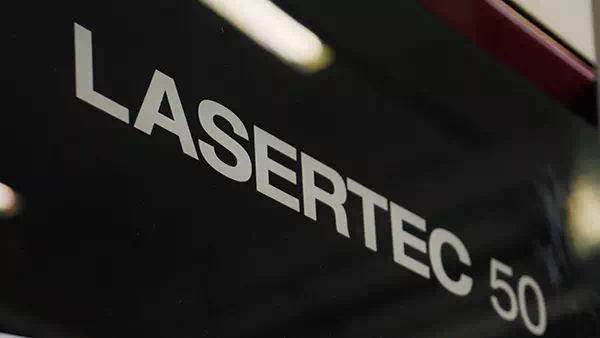macchinario Lasertec 50 per azienda che produce inserti metallici