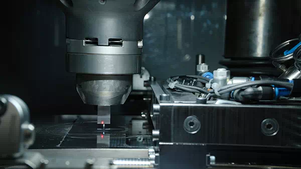 servizi di consulenza e assistenza per la realizzazione di inserti in metallo duro