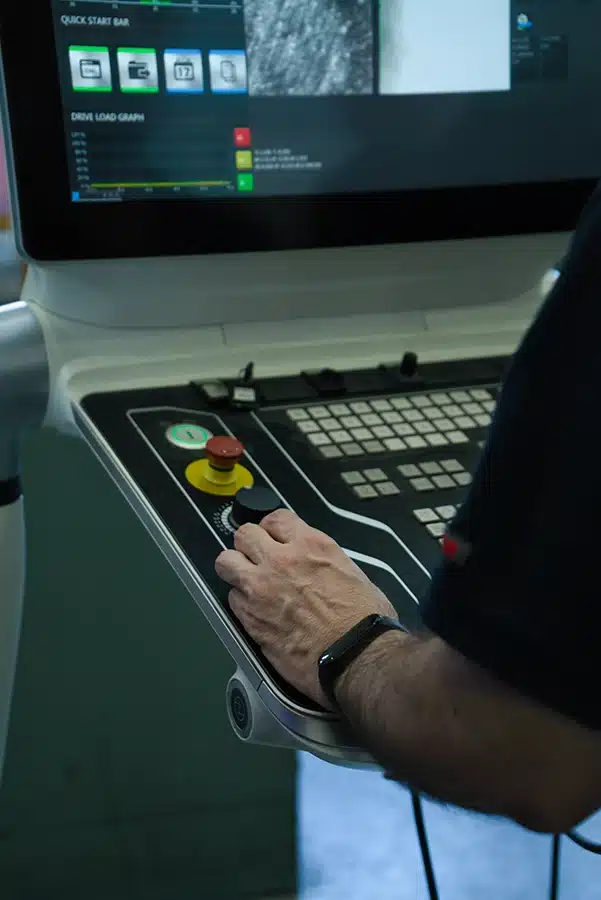 progettazione e produzione inserti personalizzati a fissaggio meccanico